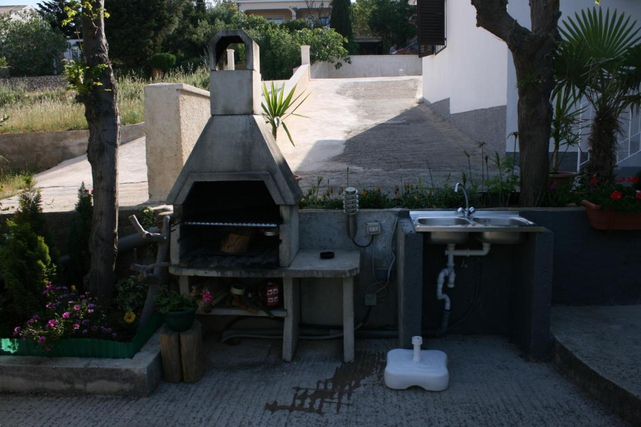 Apartment Stara Novalja 6301B Bagian luar foto