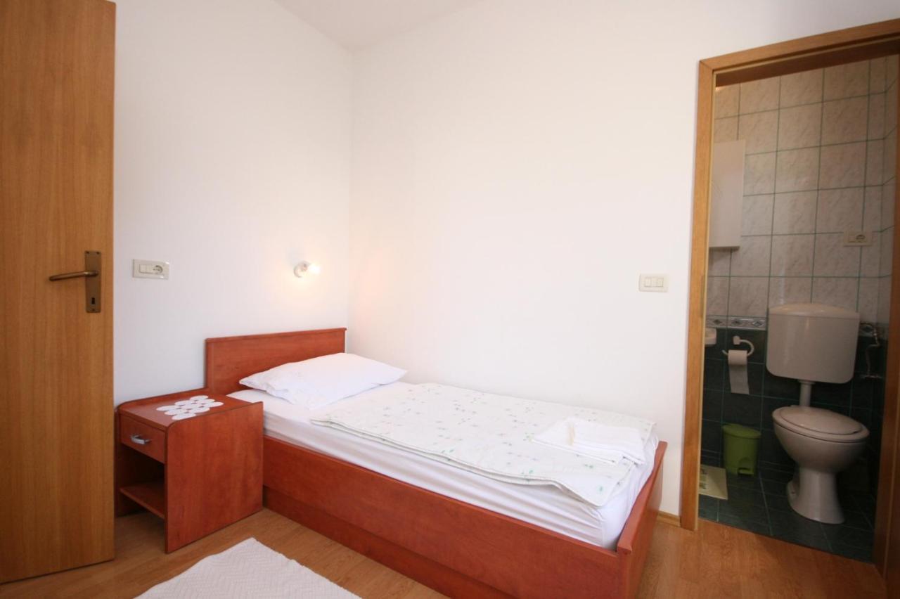 Apartment Stara Novalja 6301B Bagian luar foto