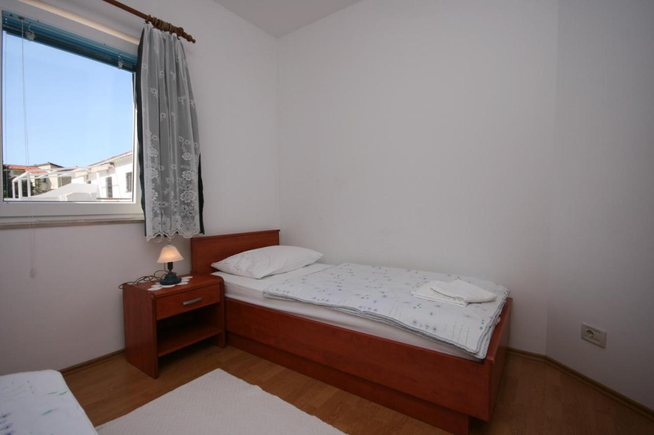 Apartment Stara Novalja 6301B Bagian luar foto