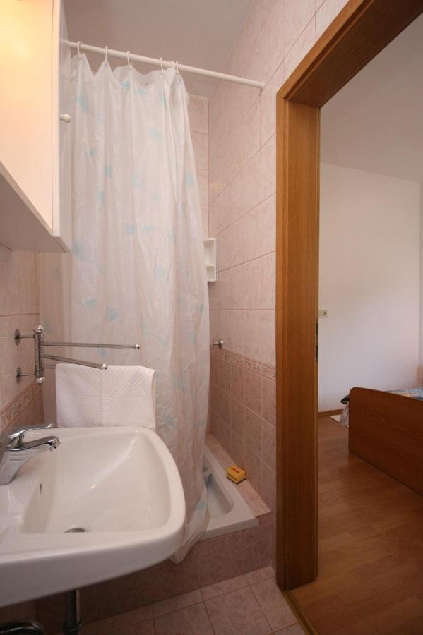 Apartment Stara Novalja 6301B Bagian luar foto